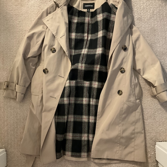 London Fog trench coat - Picture 5 of 5